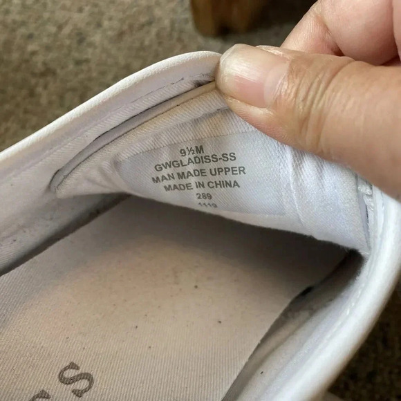 GUESS Y2K Women's 9.5M Loven Quilted Lace-Up Sneakers Shoes Flat White Silver - Picture 9 of 10